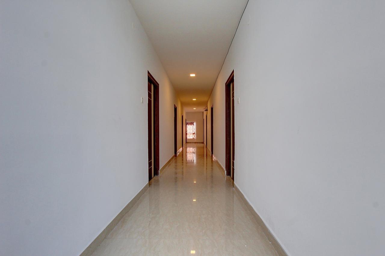 Oyo 11670 Hotel Vishnu Priya Residency Hyderabad Exterior foto