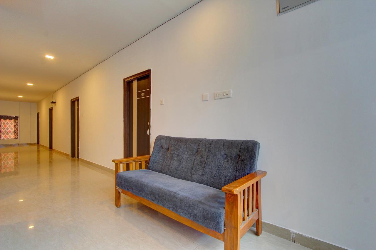 Oyo 11670 Hotel Vishnu Priya Residency Hyderabad Exterior foto